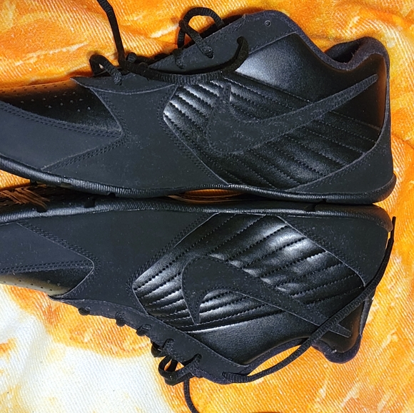 Nike Mens Sneakers.. Size 10. Leather..Black with white swoosh - Picture 3 of 8